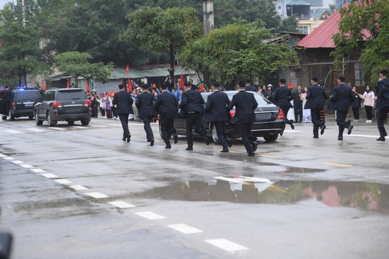 Chủ tịch Kim Jong-un đã lên xe về Thủ đô Hà Nội ảnh 11