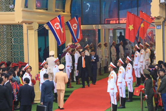 Ông Kim Jong-un đã đến ga Đồng Đăng ảnh 10