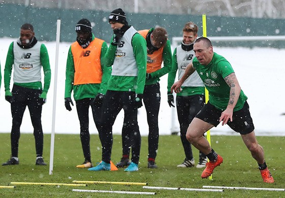 Scott Brown: Chiến binh người Celt lần thứ 2 giã từ tuyển Scotland ảnh 4