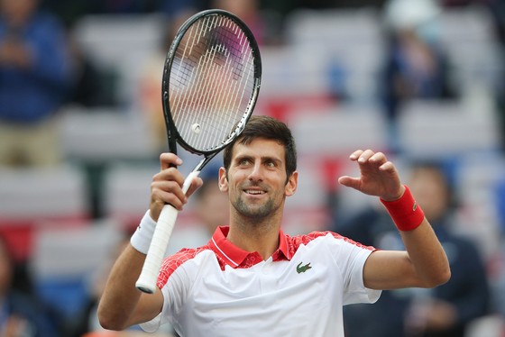 Shanghai Masters 2018: Federer thoát hiểm lần 2, Djokovic thắng nhàn nhã ảnh 2
