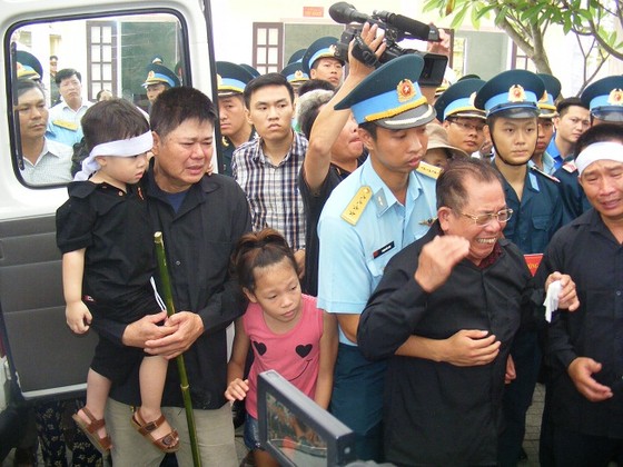 Lễ truy điệu 2 phi công hy sinh trong khi làm nhiệm vụ bay huấn luyện ảnh 10