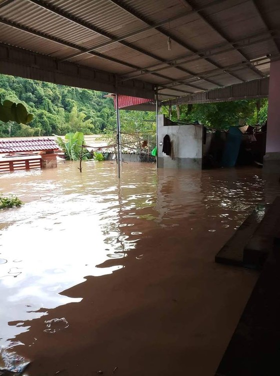 Khắp nơi chạy lũ ảnh 6