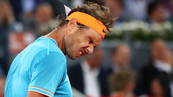 Madrid Open: Thua trận sân đất nện thứ 3, Nadal chia tay chung kết ảnh 1