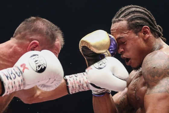 Kovalev thắng KO Yarde “không sợ súng” ở trận đại chiến tại Trung tâm triển lãm… máy kéo ảnh 3