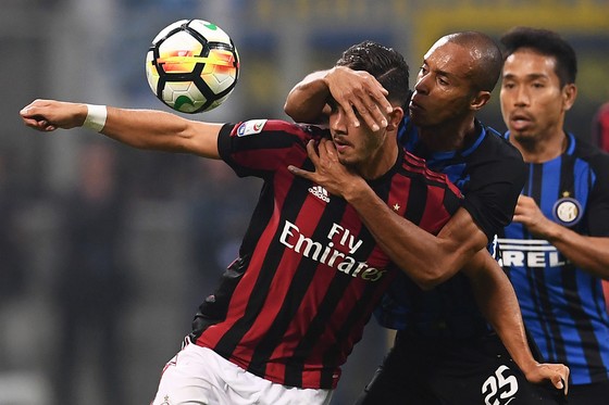 Inter vất vả vượt qua Milan ở phút cuối ảnh 2