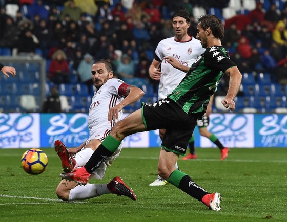 Serie A, vòng 12: Đêm của những đội chiếu dưới ảnh 1