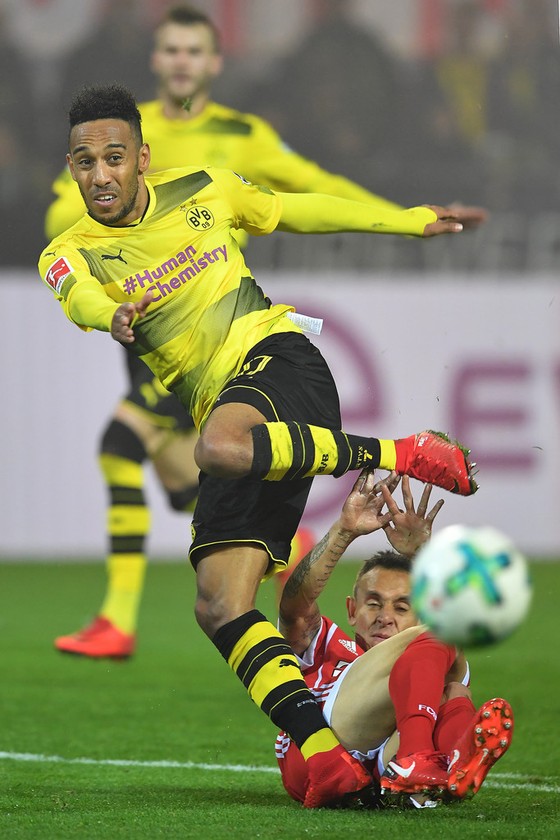 Aubameyang không biết vì sao bị Dortmund treo giò ảnh 2