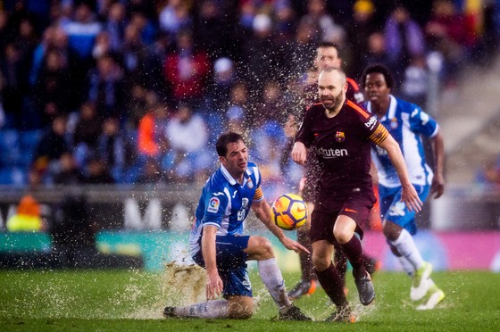 Trung vệ Barca vắng mặt trận gặp Chelsea vì chấn thương ảnh 1