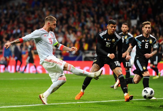 Vùi dập Argentina, Tây Ban Nha có thực sự là ứng viên World Cup ảnh 1