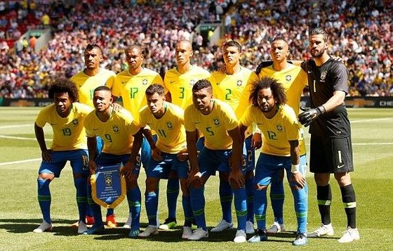 Neymar nhảy điệu samba trên sân Anfield ảnh 4