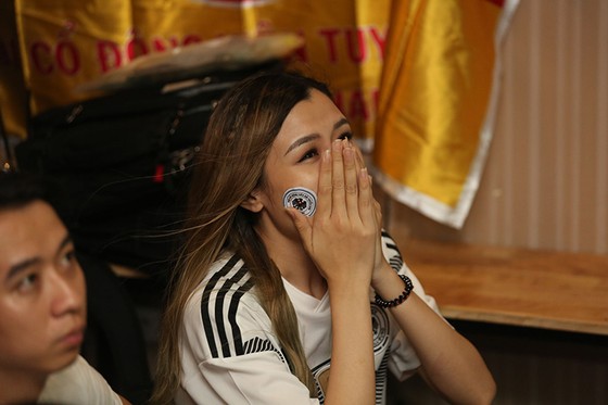 CĐV tuyển Đức tại TPHCM “sốc” khi đội nhà bị loại khỏi World Cup ảnh 6