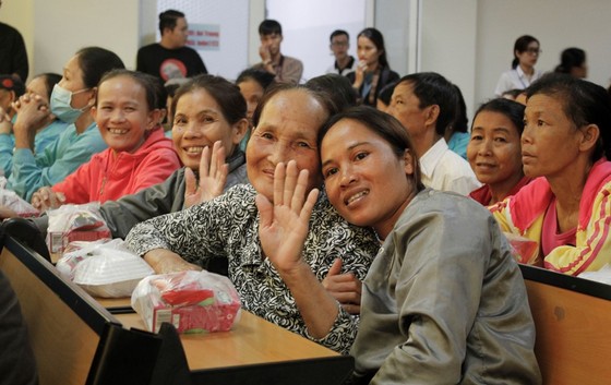 Đà Nẵng: Ấm áp chương trình “Điều ước của mẹ” cho các nữ bệnh nhân ảnh 1