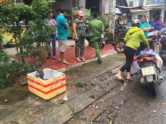 Khởi tố đối tượng dùng xe ô tô đâm chết người ảnh 1