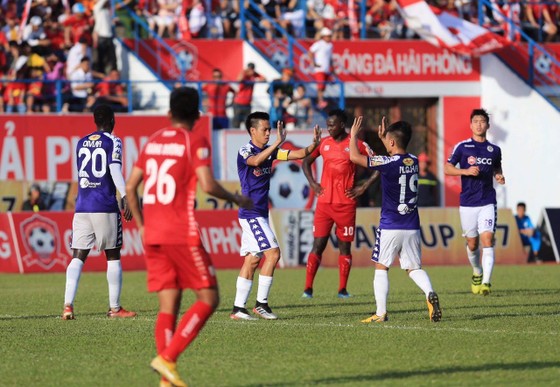 Thắng Hải Phòng, Hà Nội chiếm đầu bảng xếp hạng V-League ảnh 1