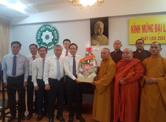 Giới tăng ni, phật tử có nhiều đóng góp cho sự phát triển của TPHCM ảnh 3