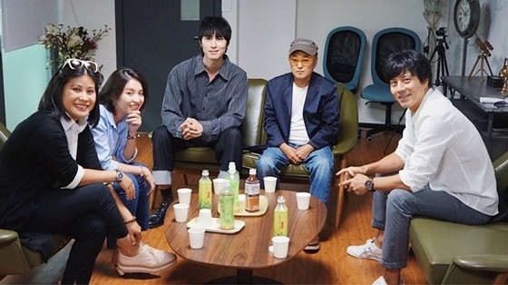 Ê-kíp Han Jae Suk lên tiếng tố nhà sản xuất phim Thiên đường ảnh 2
