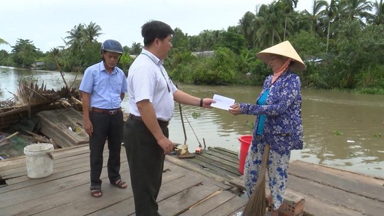 Giông lốc làm 1 người chết hàng chục căn nhà tốc mái ảnh 1