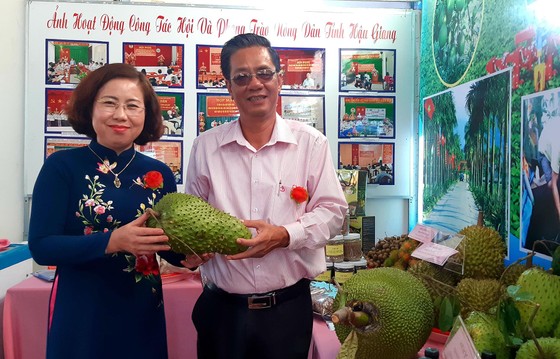 Nhộn nhịp ngày hội Tam nông và sản phẩm làng nghề năm 2019 ở Hậu Giang ảnh 1