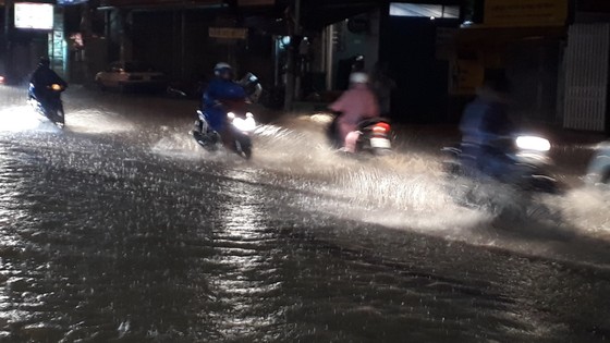 Đà Lạt: Mưa dữ dội, nhiều nơi ngập nặng ảnh 1