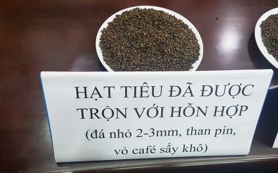 Truy tố 5 bị can trong vụ tiêu "pin" ảnh 1