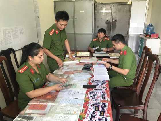 Liên tiếp triệt phá các nhóm đối tượng cho vay lãi nặng đến 936%/năm ảnh 2