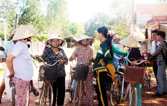 "Hiệp sĩ" bị đâm tử vong khi "săn" cướp: Quặn thắt cảnh tiễn đưa “hiệp sĩ” đất võ tại quê nhà ảnh 2