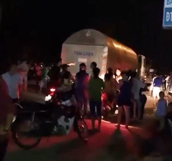 Xe chở dăm tông vào đám đông khiến 6 người thương vong ảnh 2