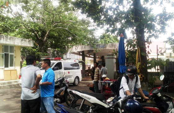 Nghi ngạt khí gas trong khoang tàu hàng, 2 công nhân tử vong tại Cảng Quy Nhơn ảnh 3