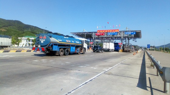 "Chây ì" khắc phục đường hư hỏng, trạm BOT Bắc Bình Định bị dừng thu phí ảnh 1