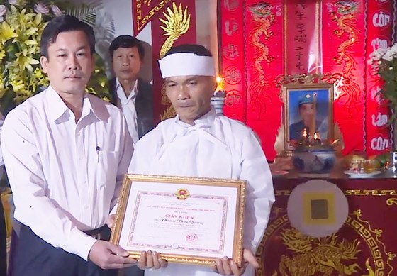 Đề nghị công nhận liệt sĩ đối với dân quân xã bị nước cuốn trôi khi đang tham gia khắc phục lũ ảnh 3
