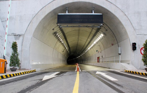 Hầm đường bộ dài thứ 3 cả nước chính thức thông xe ảnh 3