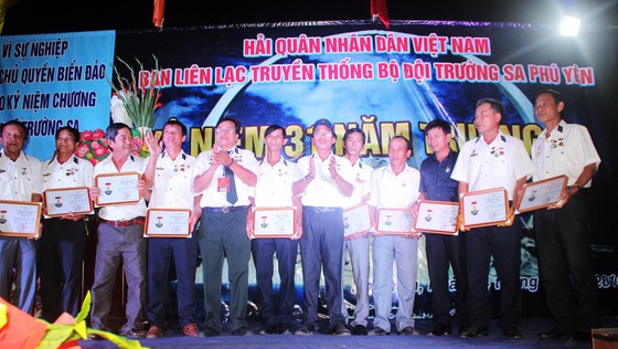 500 lính đảo Trường Sa về Phú Yên để tưởng niệm 64 liệt sỹ Gạc Ma ảnh 8