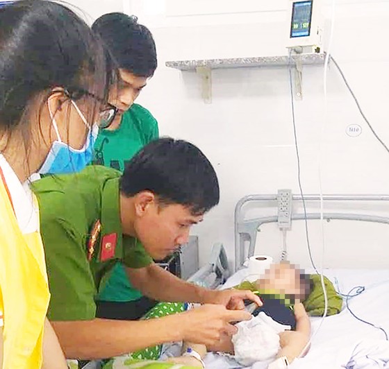 Bé trai 15 tháng tuổi tử vong bất thường ở nhà trẻ tự phát ảnh 1