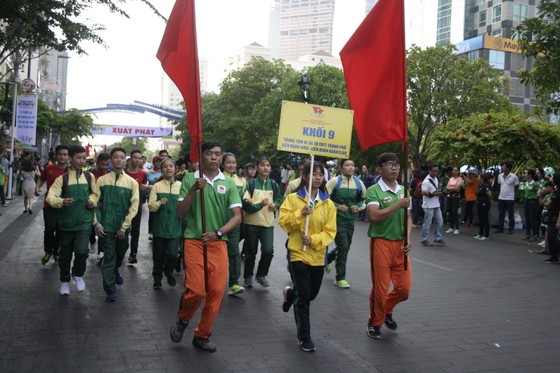 Người dân TPHCM hào hứng tham gia Ngày chạy Olympic vì sức khỏe toàn dân 2018 ảnh 2