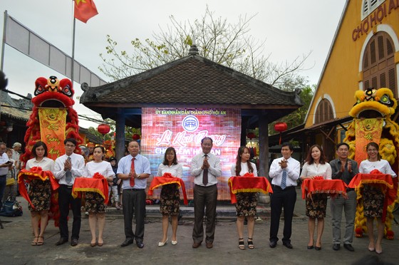 Thành phố Hội An khai trương khu chợ đêm phục vụ khách du lịch ảnh 2