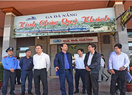 Nhà ga và bến xe không được để hành khách nào ở lại sau đêm 30 Tết ảnh 1