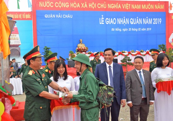 Thanh niên cả nước nô nức nhập ngũ bảo vệ Tổ quốc ảnh 6