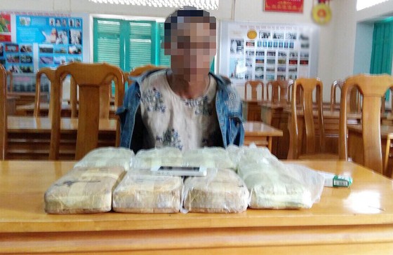Bắt đối tượng vận chuyển gần 48.000 viên ma túy tổng hợp ảnh 1