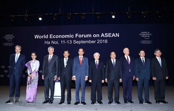 Phiên khai mạc toàn thể WEF ASEAN: Việt Nam đưa sáng kiến hoà mạng di động một giá cước toàn ASEAN ảnh 1