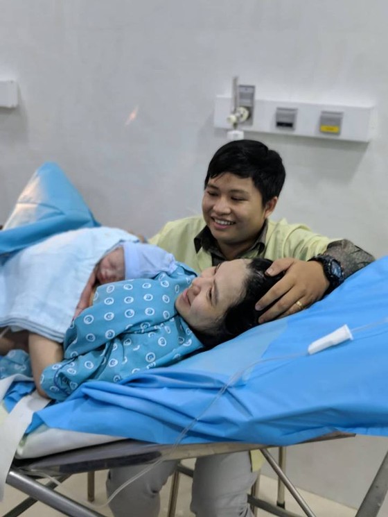 Những “heo vàng” đầu tiên chào đời đúng thời khắc giao thừa ảnh 5