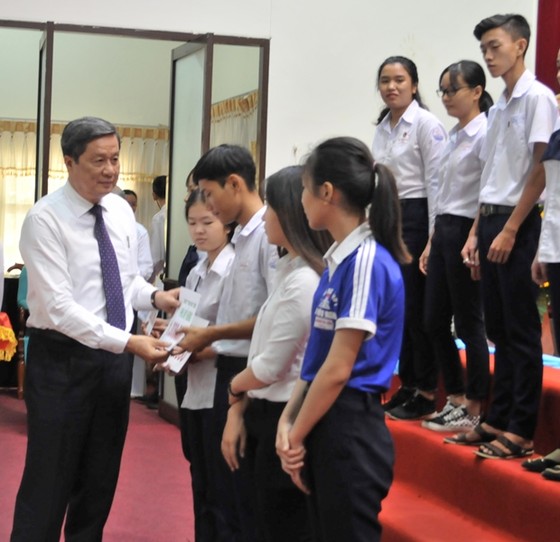 Cần Thơ: Trao 250 suất học bổng “Tiếp sức mùa thi” năm 2019 ảnh 1