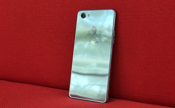 OPPO F7 đã đạt trên 30 ngàn đơn hàng ảnh 4