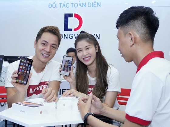 iPhone Xs, iPhone Xs Max về mức giá ổn định ảnh 2