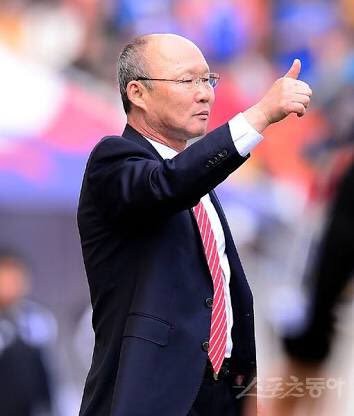 Cựu trợ lý Guus Hiddink sang Việt Nam thay HLV Hữu Thắng ảnh 1