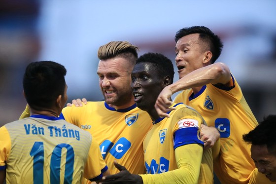 Vòng 24 V-League 2017: Thanh Hóa - B.Bình Dương 1-1 (Kết thúc) ảnh 1