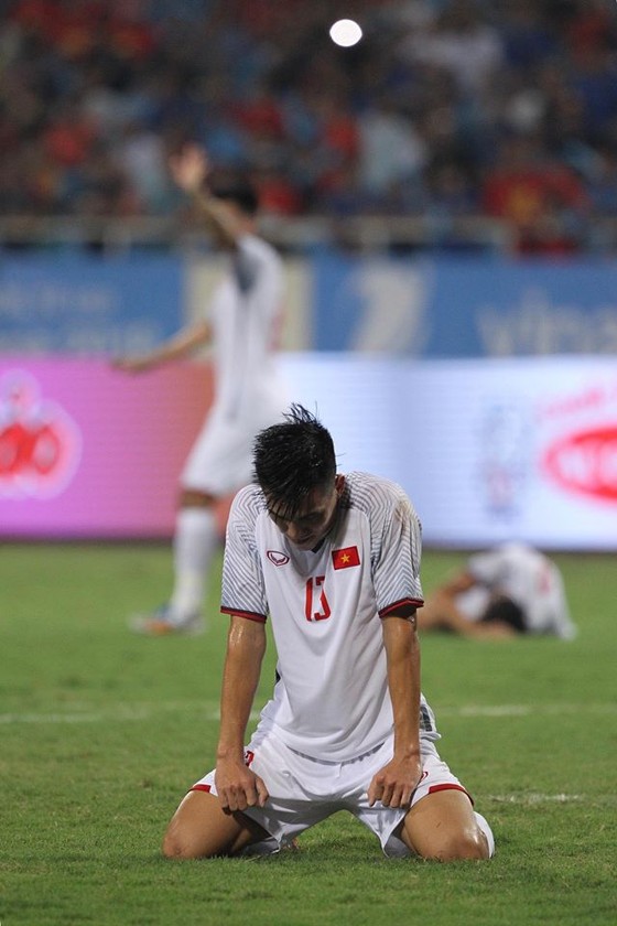 (Trực tiếp) Olympic Việt Nam - Olympic Oman 1-0: Văn Hậu thực hiện siêu phẩm phút 90 ảnh 4