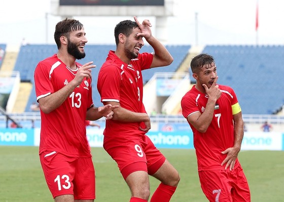 (Trực tiếp) Olympic Việt Nam - Olympic Oman 1-0: Văn Hậu thực hiện siêu phẩm phút 90 ảnh 1