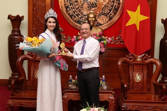 Hoa hậu đại sứ du lịch thế giới Phan Thị Mơ về thăm Tiền Giang ảnh 3