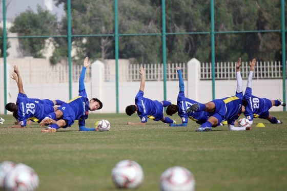 Văn Toàn và Trọng Hoàng hy vọng góp mặt trong trận gặp Iraq ảnh 2