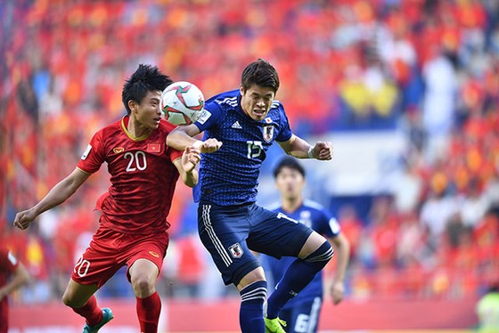 (Trực tiếp) Việt Nam - Nhật Bản 0-1: VAR lại đem niềm vui về cho Nhật Bản ảnh 11